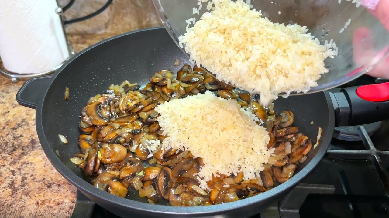 Ужин за 30 минут в одной Сковороде! Вкусно так что Оторваться не Возможно! Рецепт Риса с Грибами!