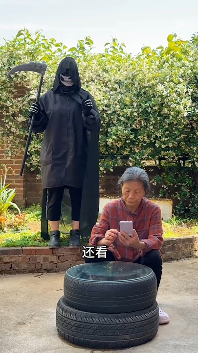 Grandma trapped by a vampire 🦇#shorts #vampire