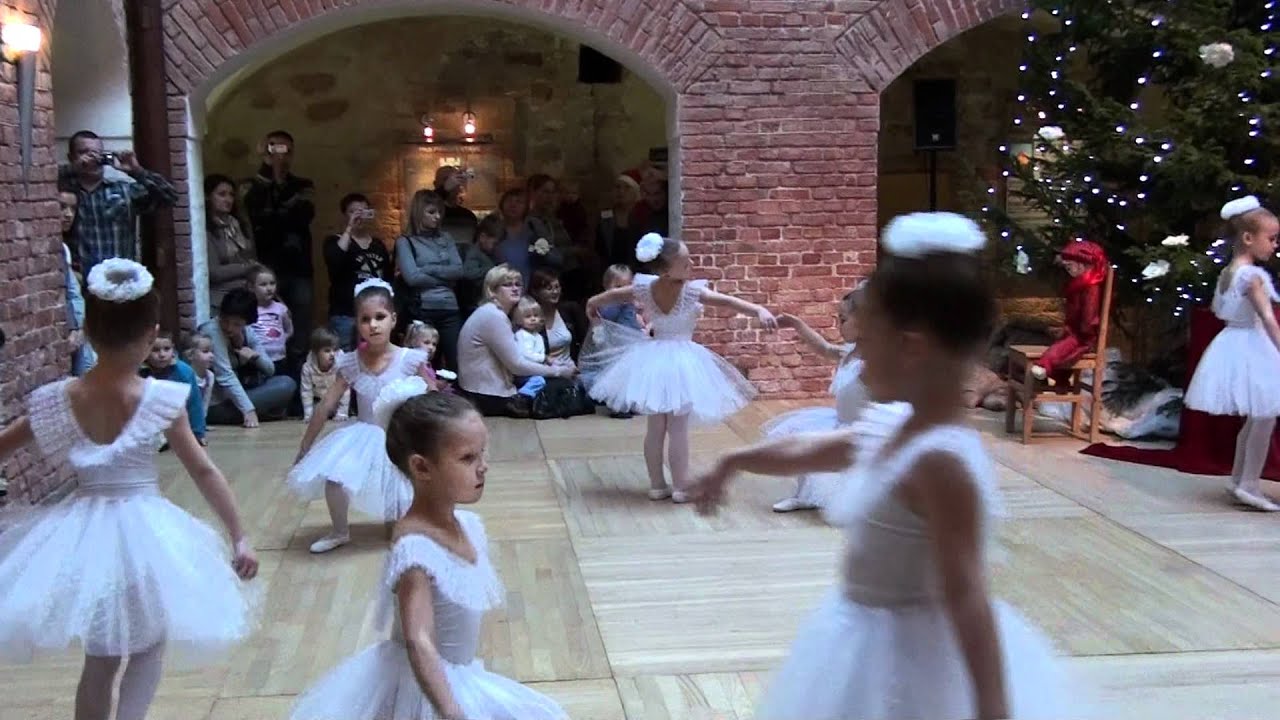 Новогодний Танец Снежинка