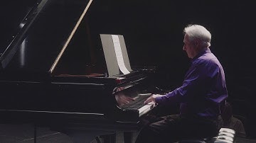 Werner Elmker performed Prelude in C major from WTK 1 by J. S. Bach and then improvised on it [HQ]
