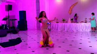 супер зажигательный танец на супер тое! super belly dance in Almaty