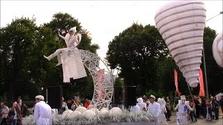 'Bright people' festival in Gorky Park, Moscow. Фестиваль 'Яркие люди' 2016 в парке им Горького by Notes on Russia 536 views 7 years ago 2 minutes, 47 seconds