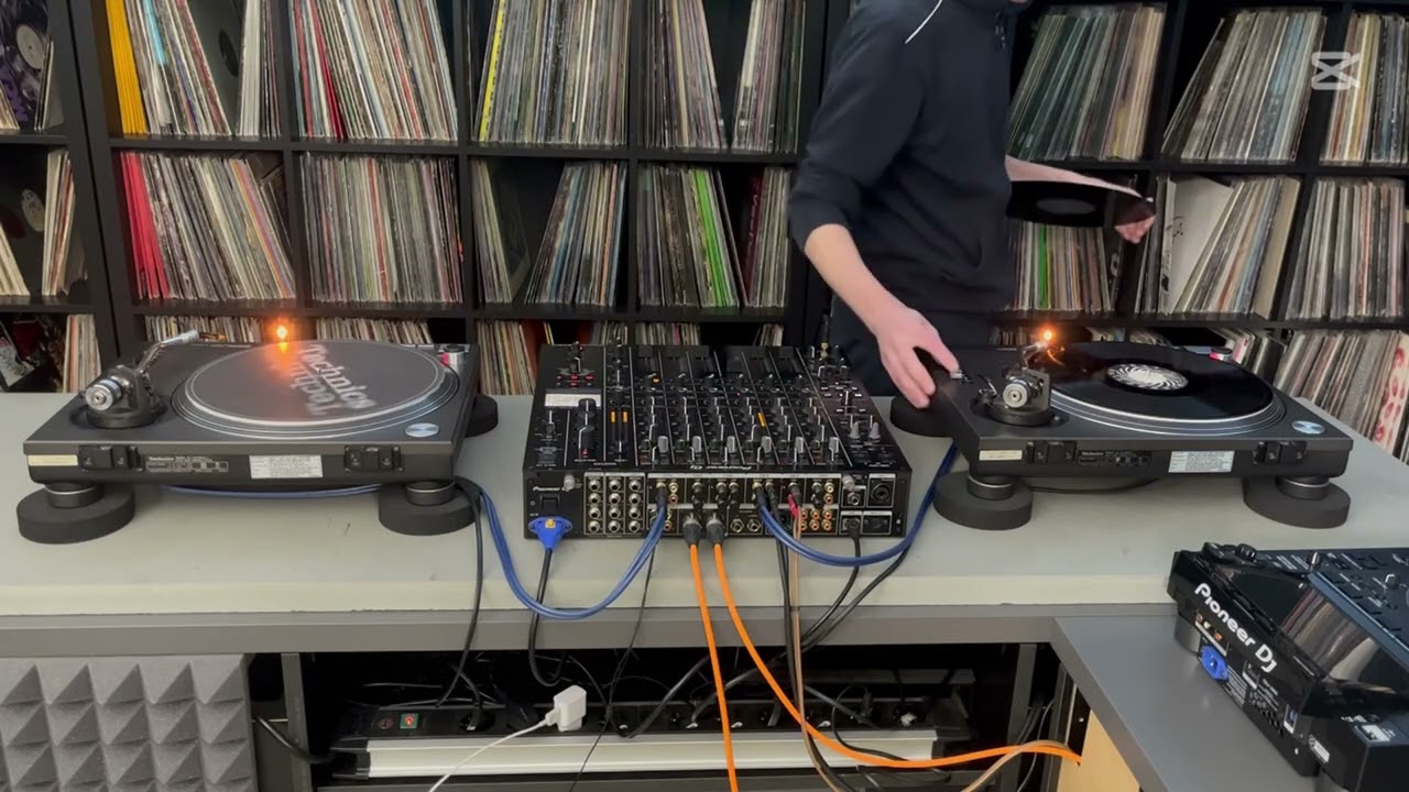 レコード 90枚以上 まとめ売り techno house trance LP hqdefault.jpg