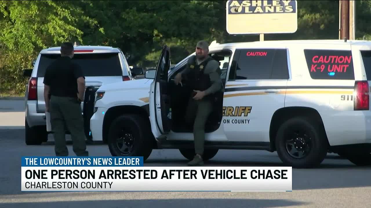 VIDEO: 1 arrested after vehicle chase, crash in West Ashley - YouTube