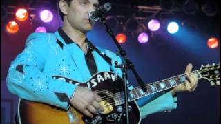 Watch Chris Isaak Waiting video