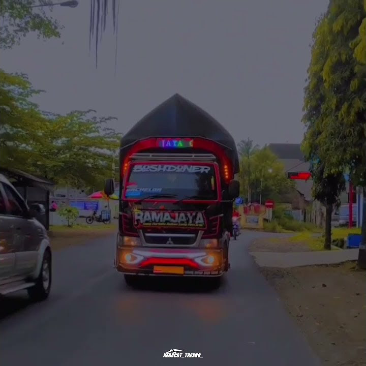 Story wa keren mobil truck