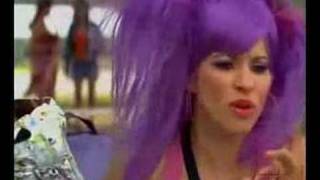 Acorralada Sylvita, Max And His Son Maxito Outside Talking