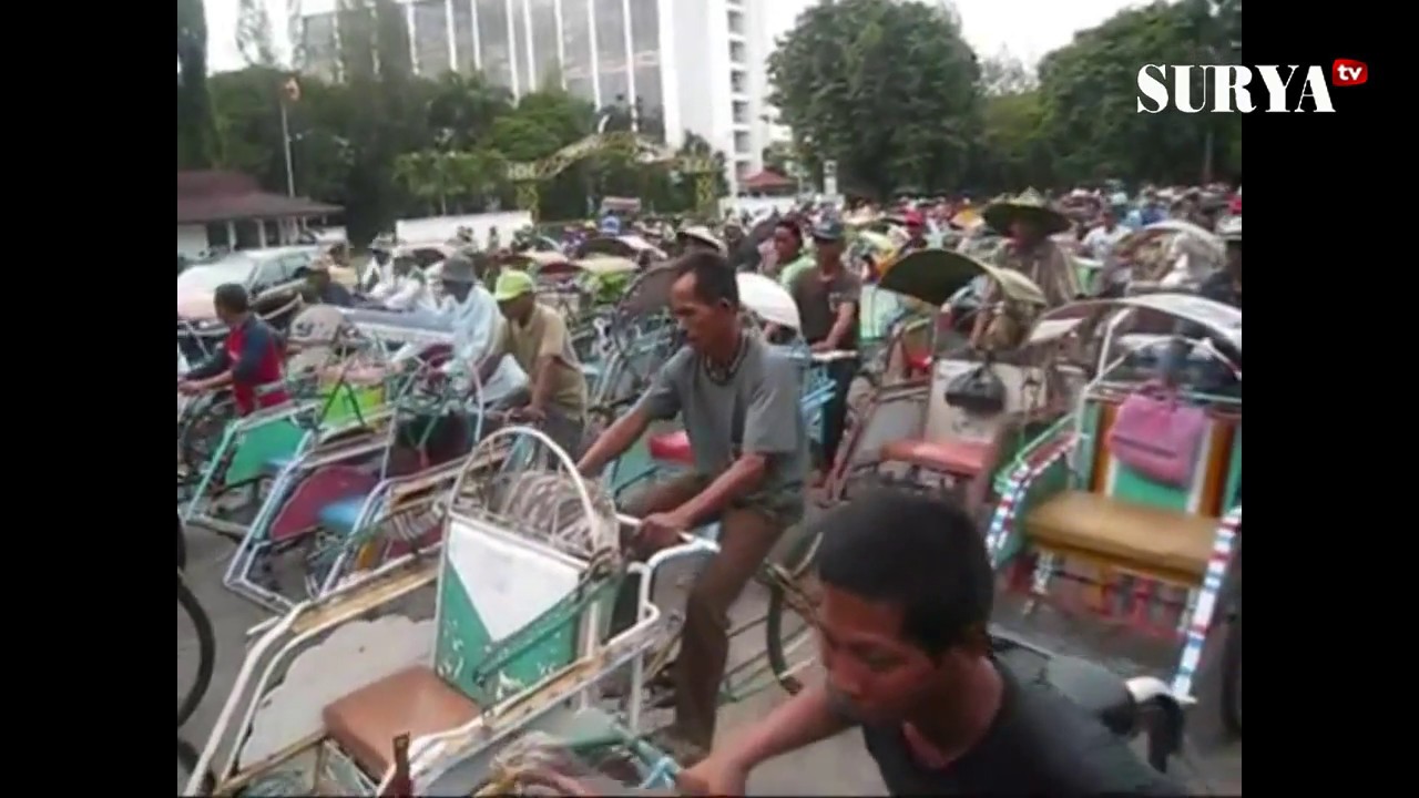 RIBUAN TUKANG  BECAK SERBU PETROKIMIA GRESIK  APA YANG 