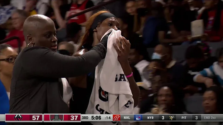 Rhyne Howard ELBOWED In Face By Hamby, Then BLOCKS Hamby's Shot On The Next Possession! #WNBA