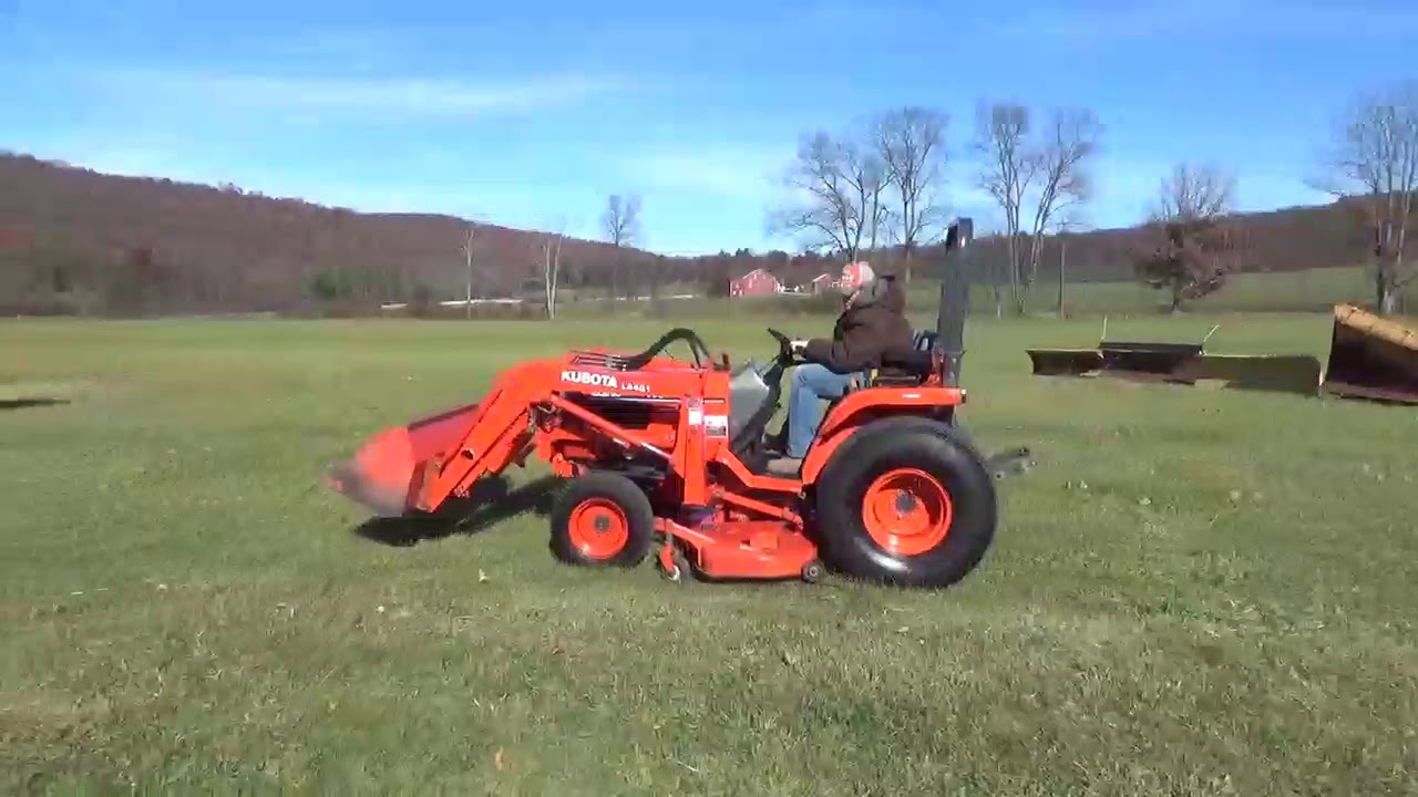 Kubota Tractor With Belly Mower