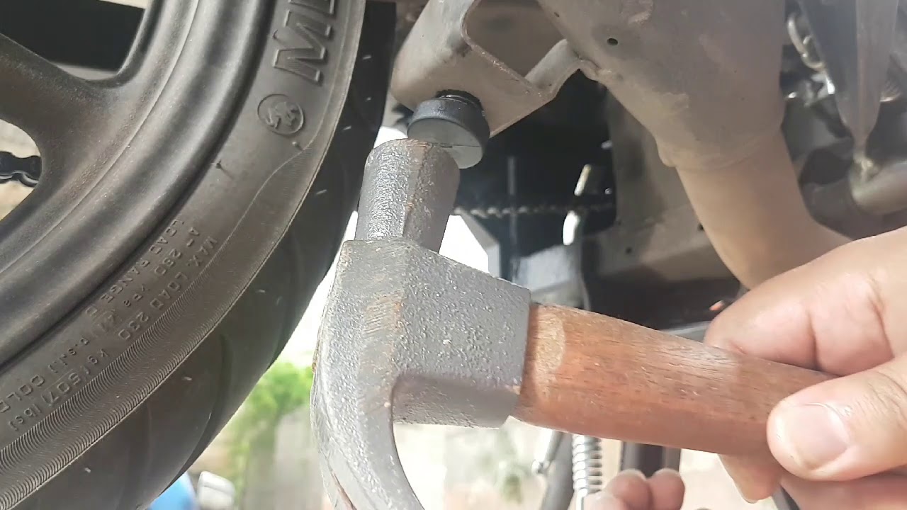 Como instalar cavalete central na Factor 150 modelo 2019.