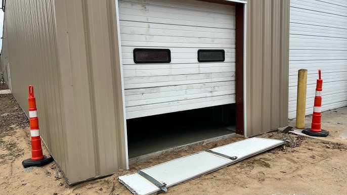 10x10 Amarr Lincoln 1000 Garage Door - White