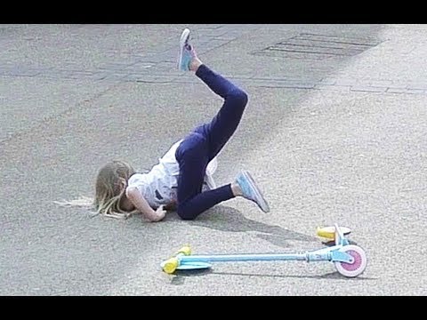 funny-baby-fails-videos---babies-kids-falling-compilation