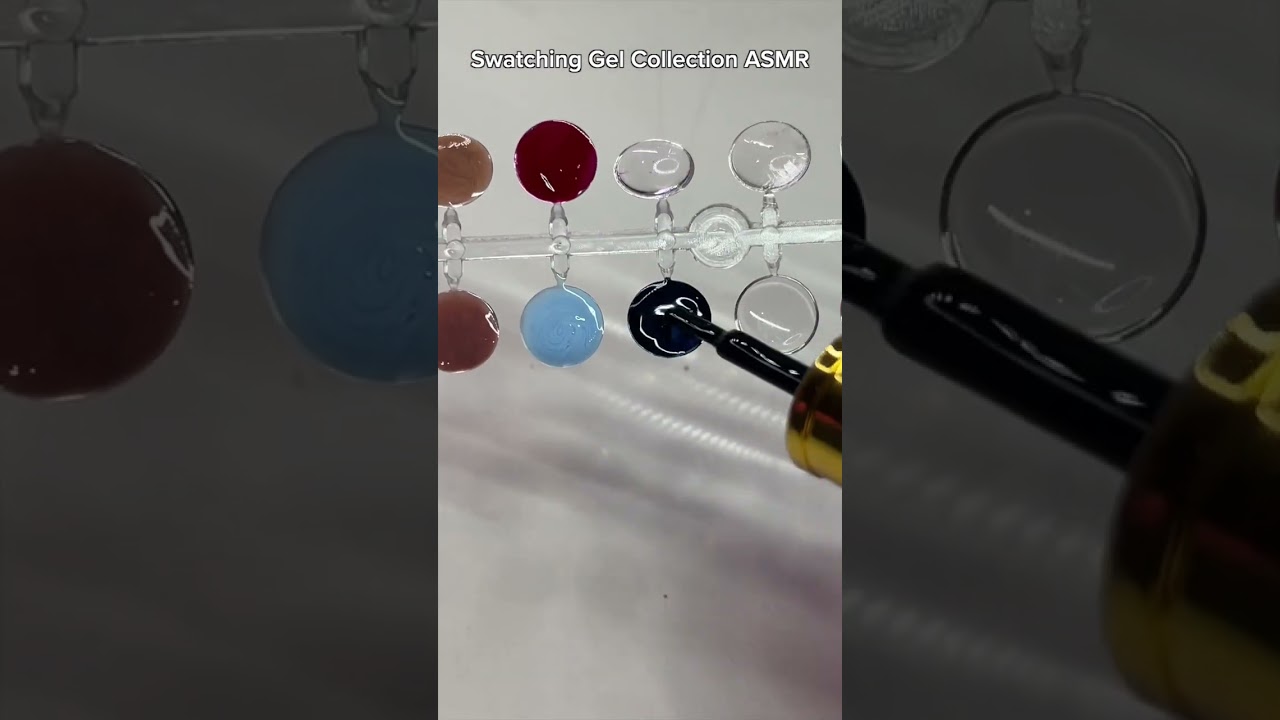 Swatching my gels ❤️💅🏼 