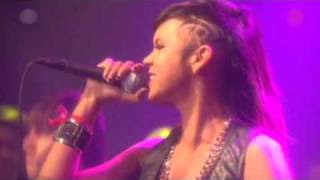 Bomba Estereo - Fuego (Live) Resimi