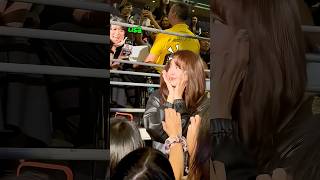 Blink Girls Funny Photo Lisas Reaction