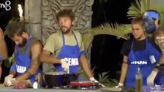 Survivor 2020 61. Bölüm Cemal Yemek Yaparken Şarkı Söylüyor