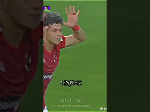 قالتلي بحبك اكتر قولتلها البسلك احمر