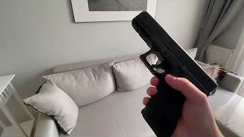 A quick glock reload from Call of Duty: Modern Warfare(2019)