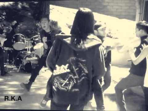 Putar Destroy Fucking Life - R.K.A.