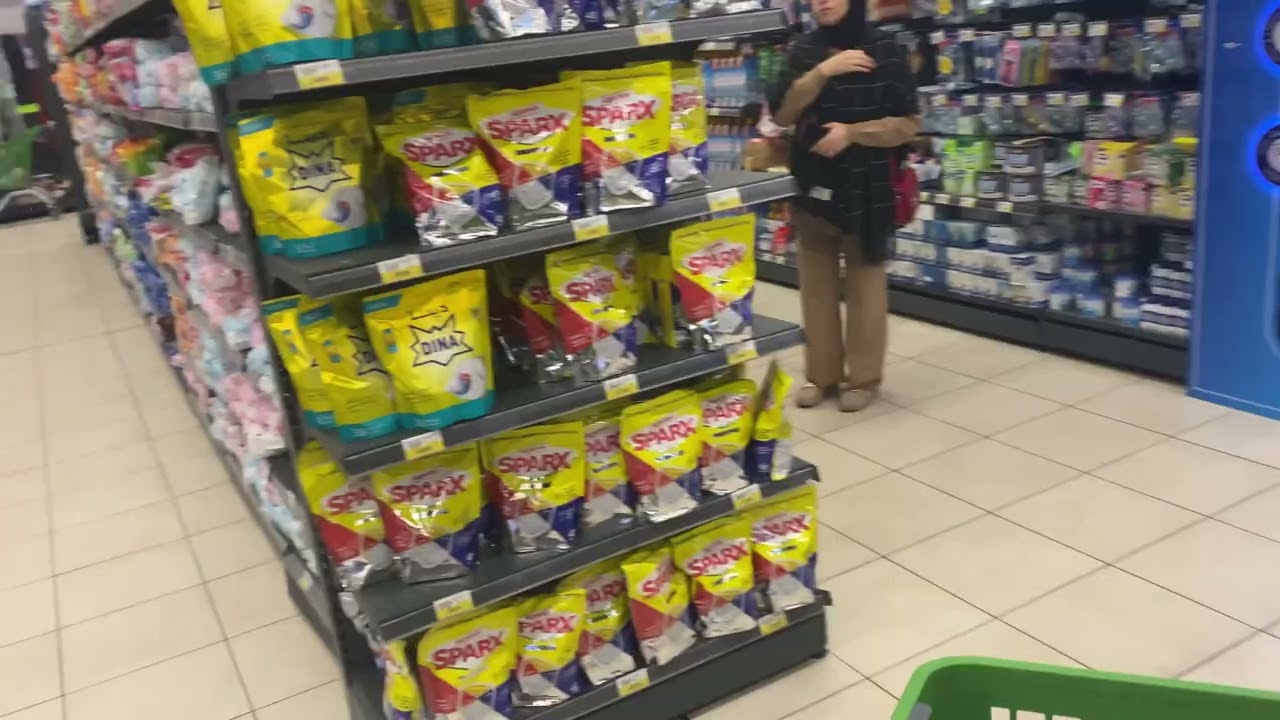  جولة في اكبر هايبر ماركت في العراق  ماركت التعاون 🛒 | يوميات ياسر الجعفري