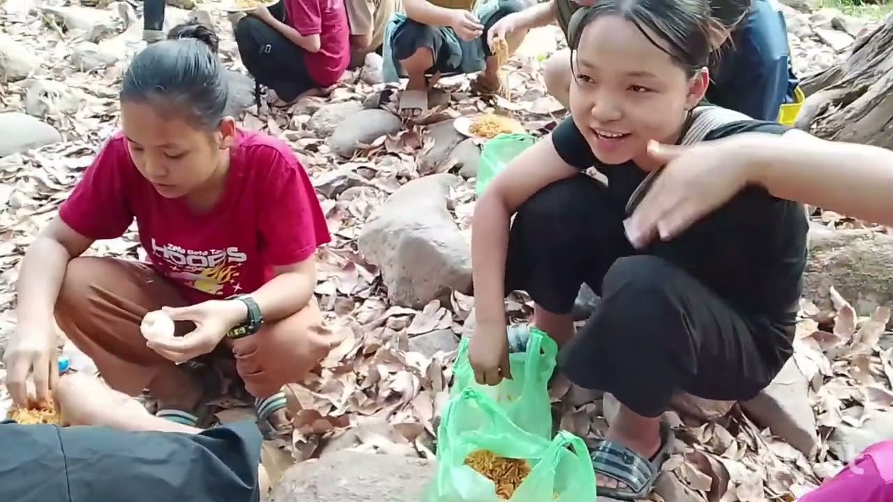 ဟးကသုၣ်ကသီအီၣ်လိၥ်ကွဲစၢၤဖိသၣ်တၢ်