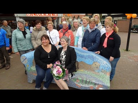 Onthulling mozaïekbank door Burgemeester Salet - WC Waterland / Spijkenisse 2016