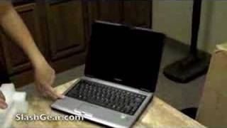 Video Toshiba Satellite Pro U400 (author: SlashGear)