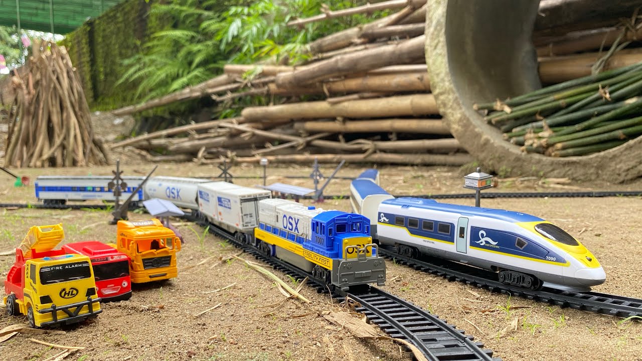 HO Scale Model Train Derailment | Realistic Miniature Railway Scene