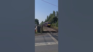 EMR class 170, passing Thorpe on the hill LC with a 1 tone#train #class170
