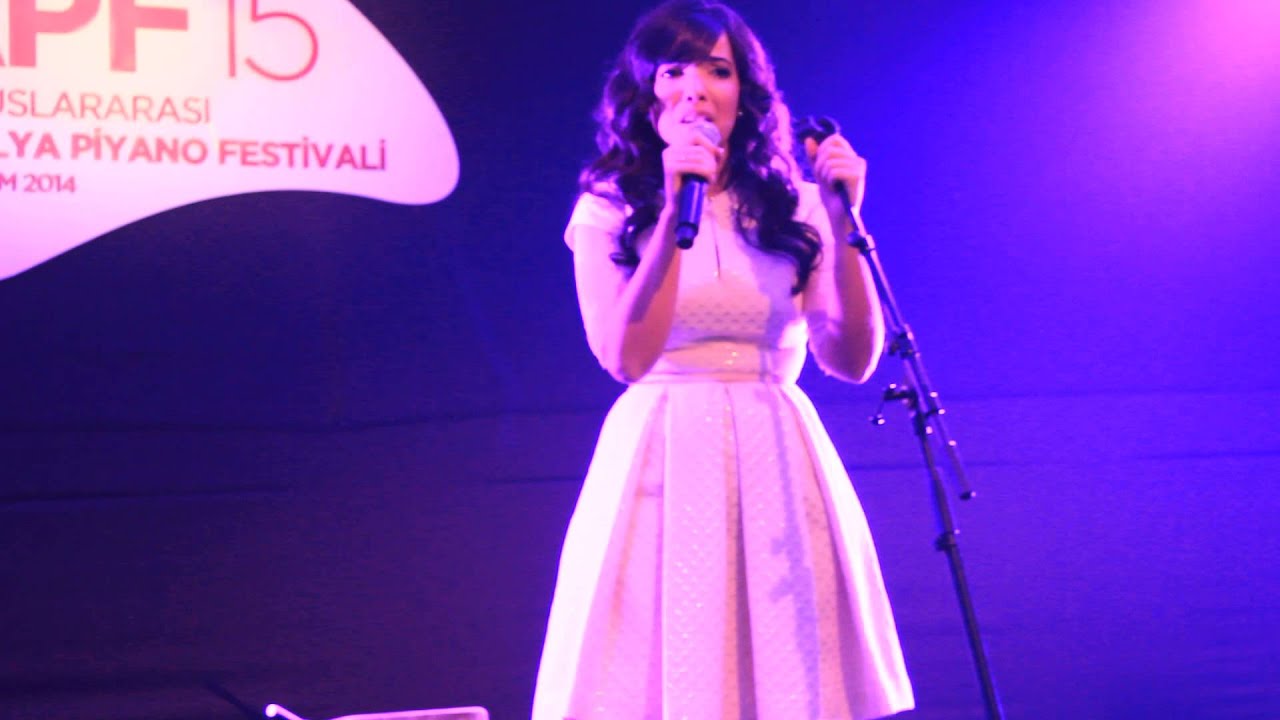 indila antalya konseri