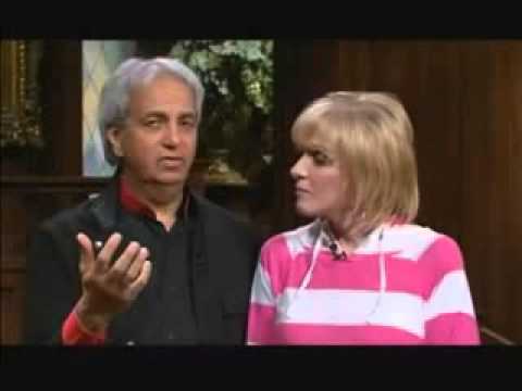 วีดีโอ: Benny Hinn มูลค่าสุทธิ: Wiki, แต่งงานแล้ว, ครอบครัว, แต่งงาน, เงินเดือน, พี่น้อง