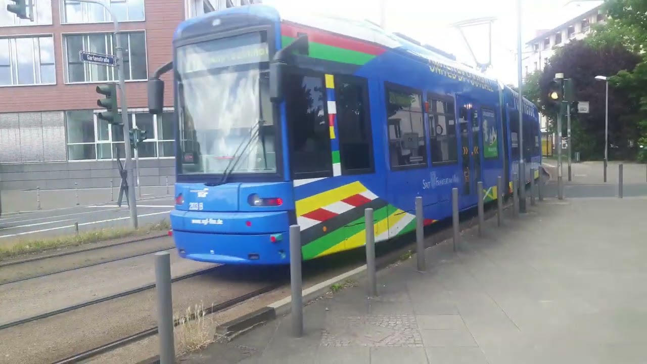 Straßenbahn und Bus Frankfurt am Main - Linie 20 und Buslinie 61 und 80