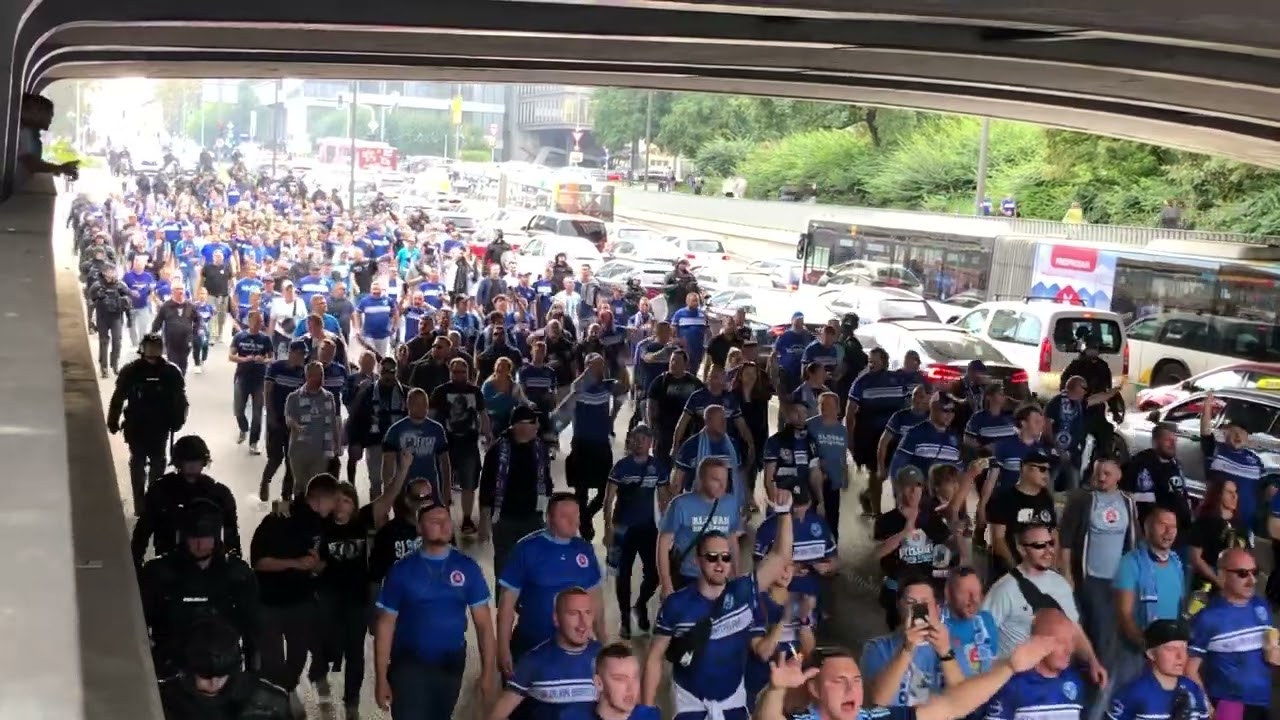 olimpija ljublana - Slovan Bratislava 5.10.2023 pochod slovanistov