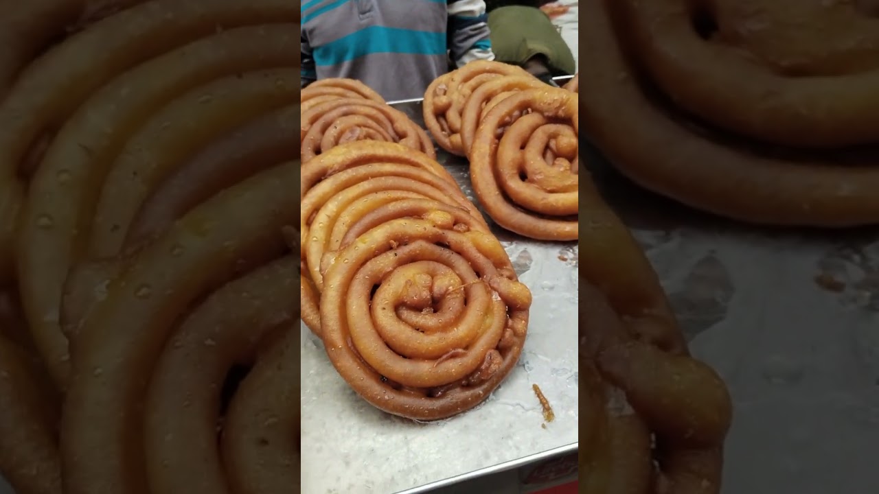 ঢাকার ইফতার মানেই একটাই নাম—চকবাজার! 🔥আজকের আসল চিত্র দেখতে ভিডিও চালু করুন!