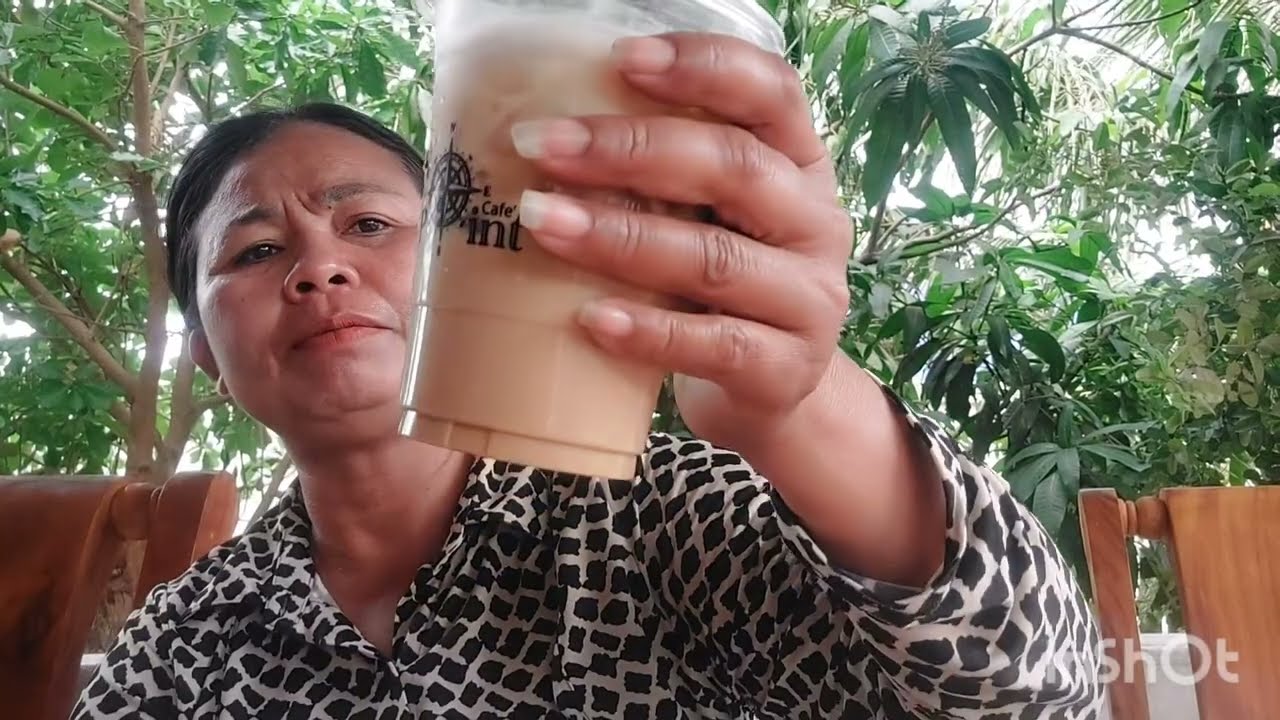 เงินเดือนยังบ่อออกหาว่าไปก่อนแล้ว