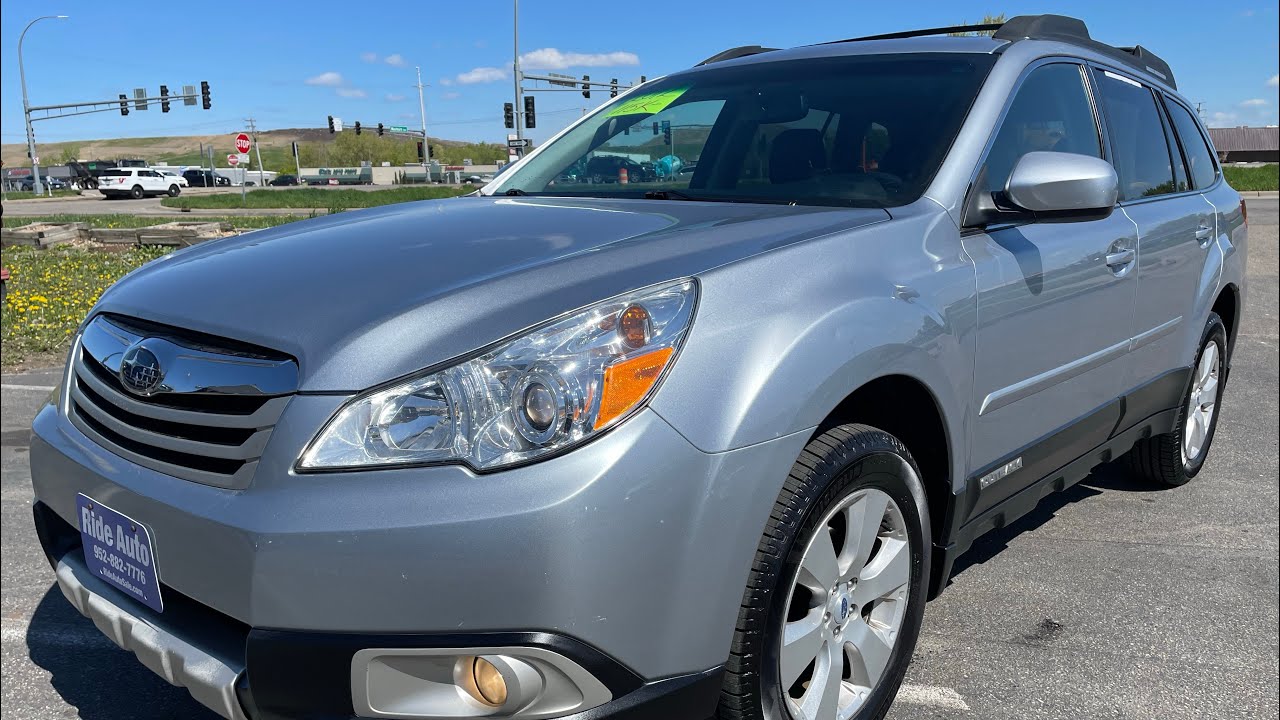 2012 Subaru Outback 2.5i Limited, 5dr Wagon, AWD, 4cyl, leather, CLEAN