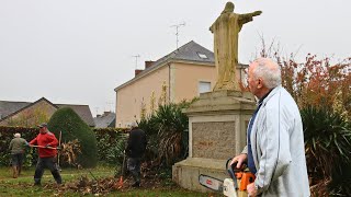 Une Équipe De Bénévoles Veille Sur La Petite Sainte De Méral