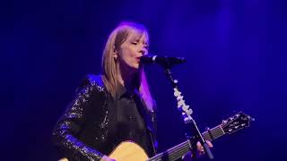 SUZANNE VEGA LIVE KÖLN 2022 PART 3 (Rosemary)