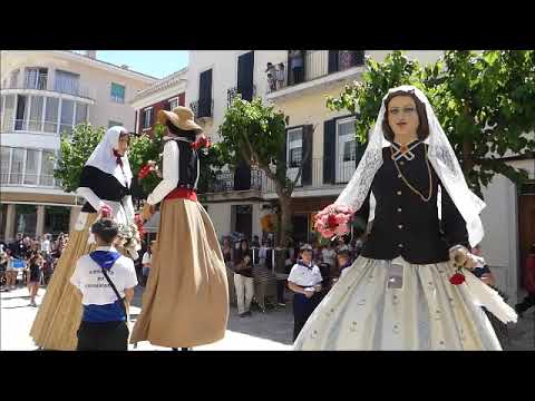 Vídeo: Quan per primera vegada van començar a celebrar l'Any Nou a Rússia, i qui va donar xampany al poble rus