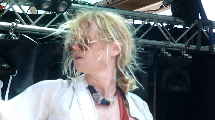 Connan Mockasin - Forever Dolphin Love [Live at Laneway Festival, Brisbane - 31-01-2015]