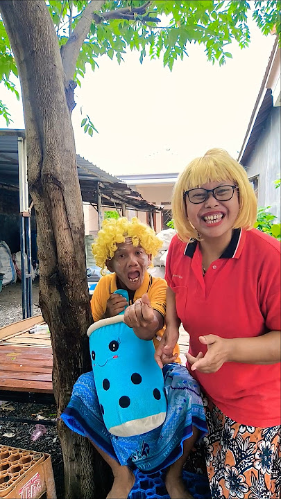 There's an ice cream seller, little brother, you're not allowed to eat #shorts