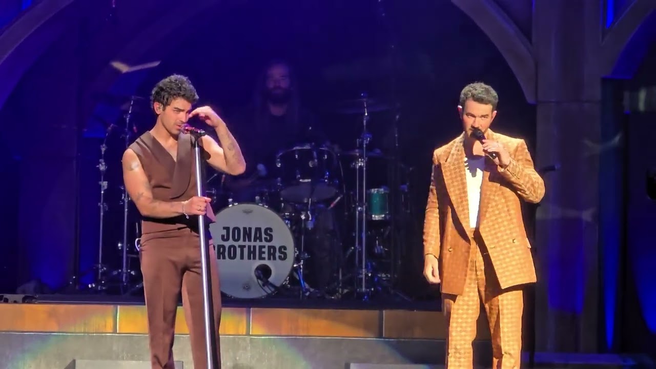 Jonas Brothers: Chains/ Heart By Heart (2025)