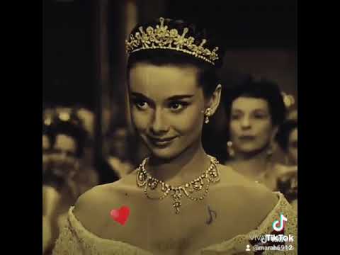 الحلوة برموشها السودا