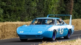 Plymouth Road Runner Superbird Nascar (Goodwood 2015)