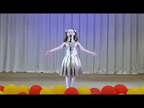 "Поцелую бабушку в розовые щёчки"