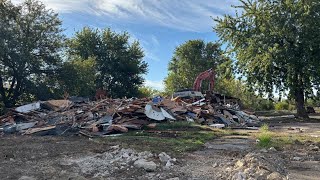 Last remaining buildings at former troubled Indianapolis apartment complex torn down