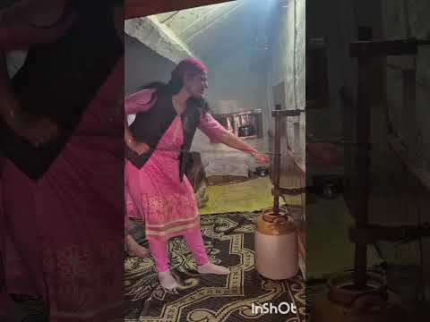 पहाड़ों में ऐसे निकाला जाता है ताजा ताजा मक्खन!