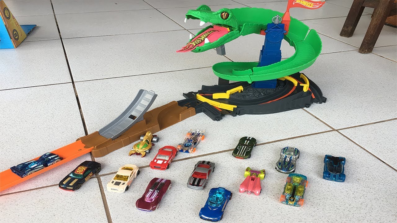 Novas pistas Hot wheels. - Dinossauros Presentes