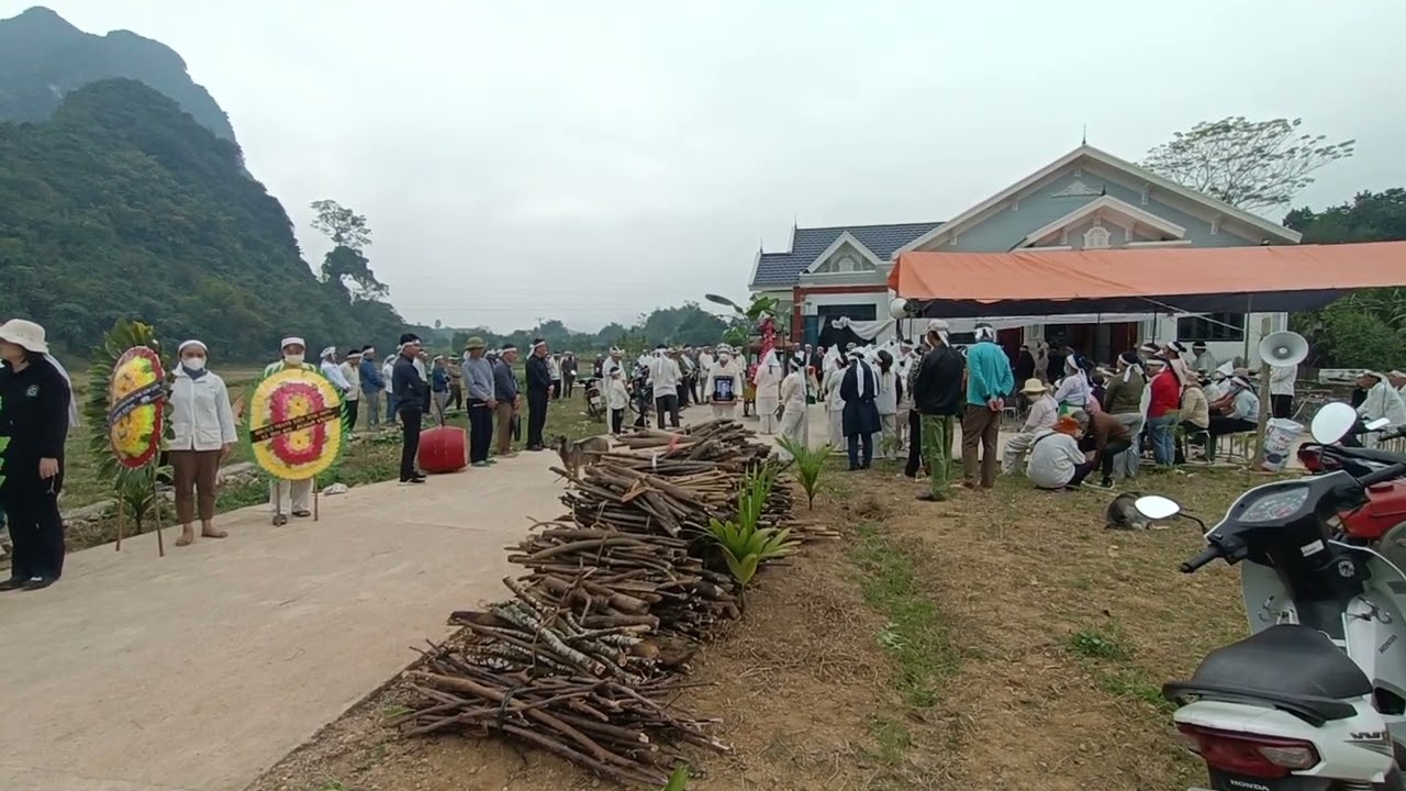 Tang lễ ông cố Thích ở Kim bôi Hòa Bình